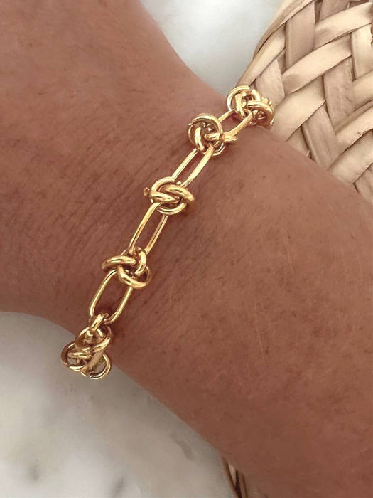 Gold Chain Knot Bracelet